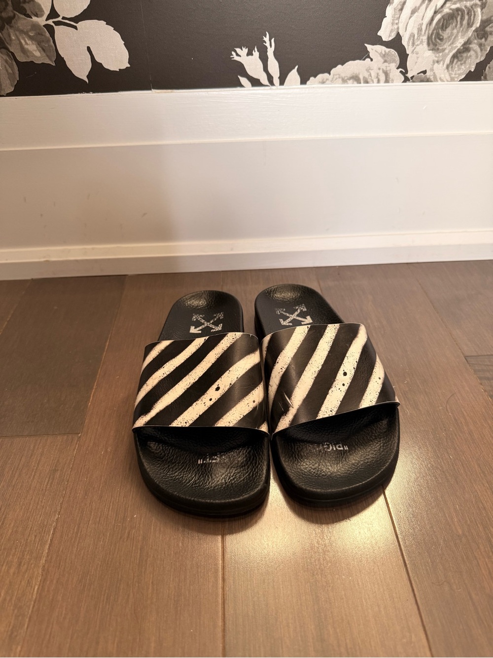 Off-White Sandals - Picture 2 of 4